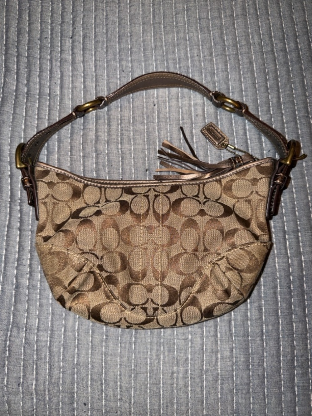 Vintage Y2K Coach Signature Canvas Hobo Bag in Khaki/Light Brown/Bronze